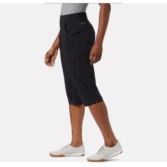 Columbia Women's Active Fit Omni-Shield Pull-On Capri Black - Picture 1 of 4